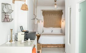 Cocoon Suites (Adults Only)